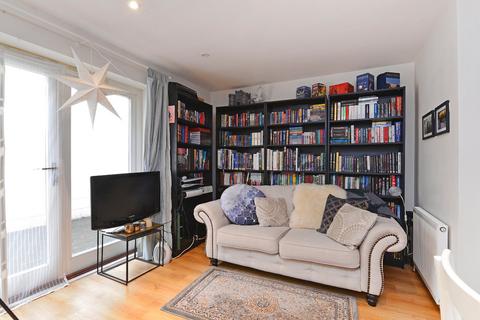 25 Brighton Road, Godalming, GU7 1NT