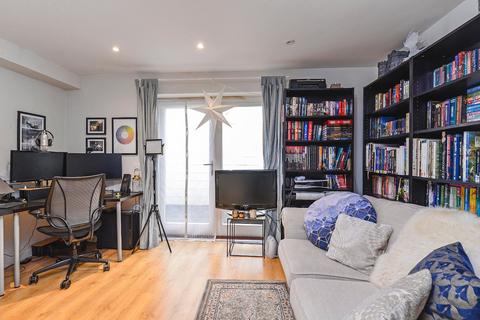25 Brighton Road, Godalming, GU7 1NT
