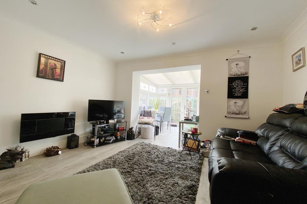 Delightful 1-Bedroom Town House within walking...