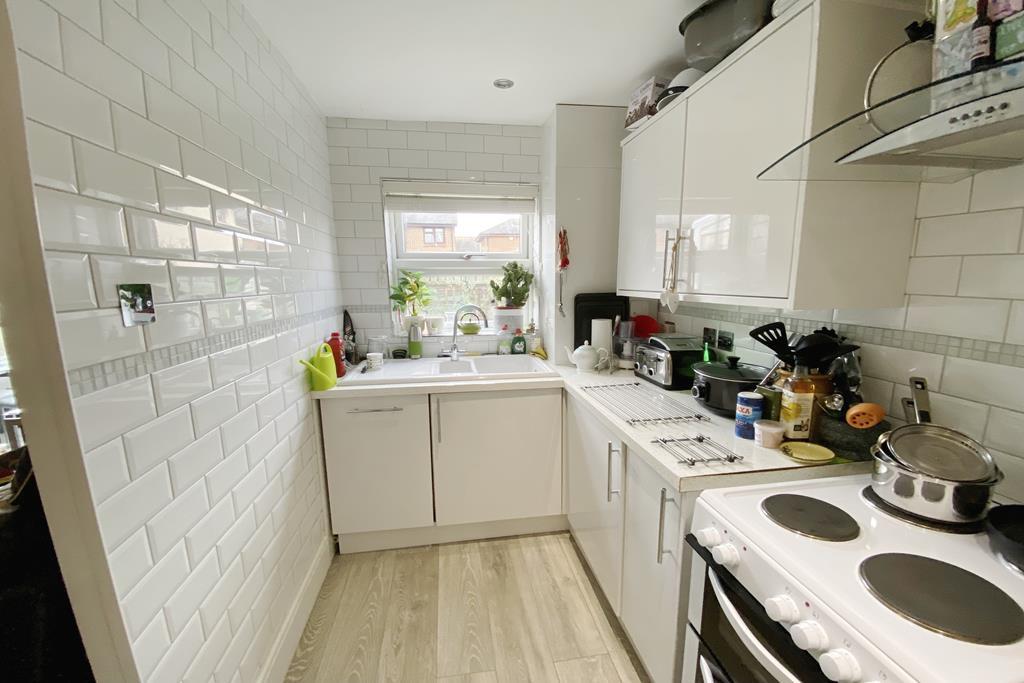 Delightful 1-Bedroom Town House within walking...