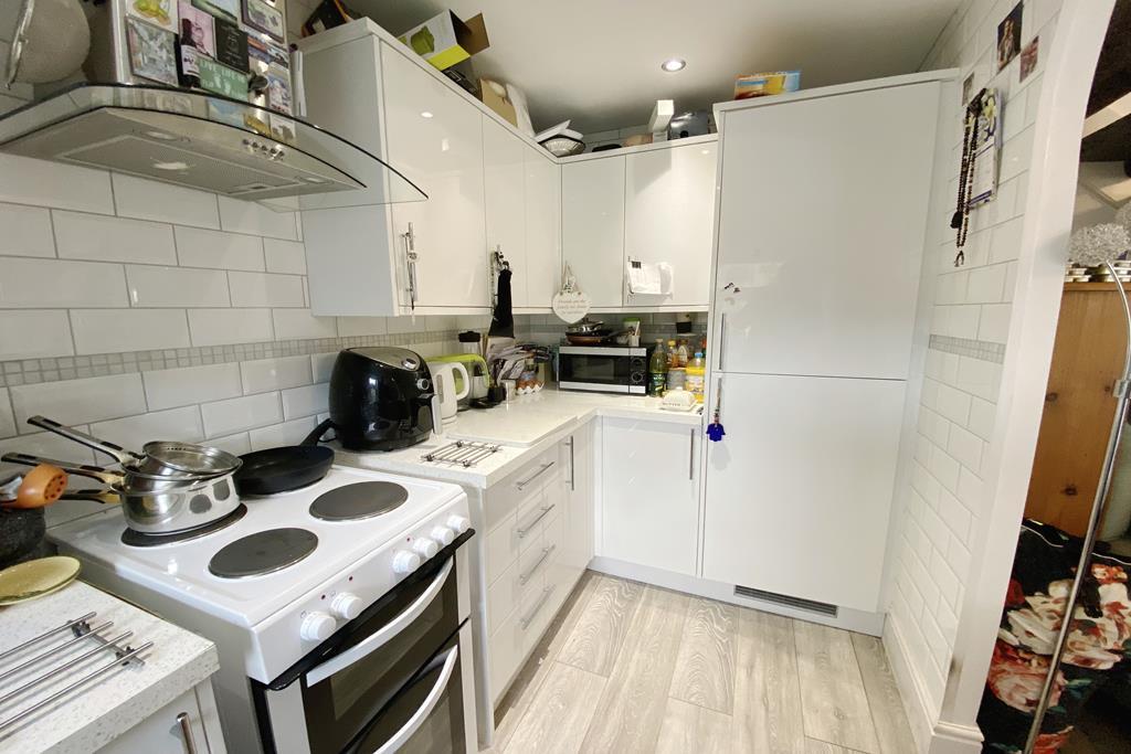 Delightful 1-Bedroom Town House within walking...