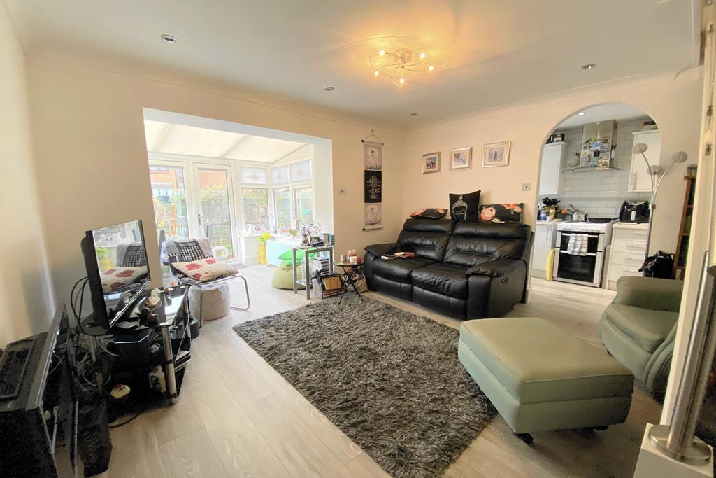 Delightful 1-Bedroom Town House within walking...