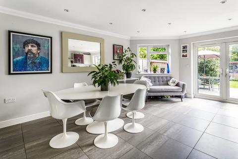 8 Minster Road, Godalming, GU7 1SP