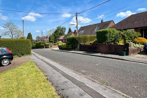 4 bedroom detached house for sale, Keswick Road, Surrey GU8