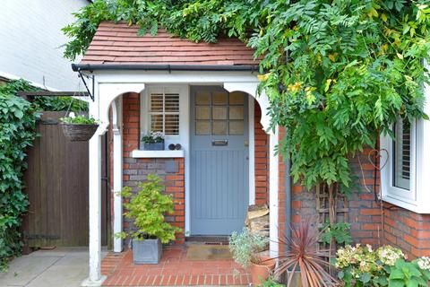 54 Wolseley Road, Godalming, GU7 3EA
