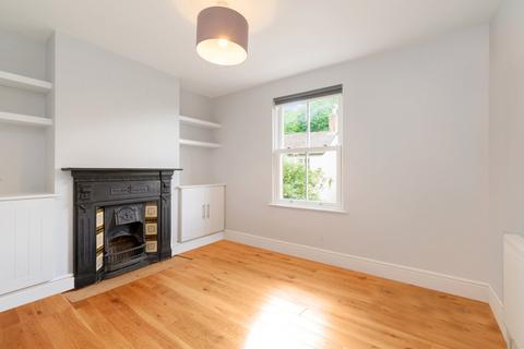 47 Brighton Road, Godalming, GU7 1NT