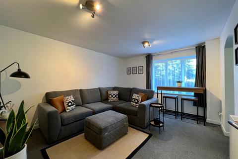 14 Wey Road, Godalming, GU7 1ND