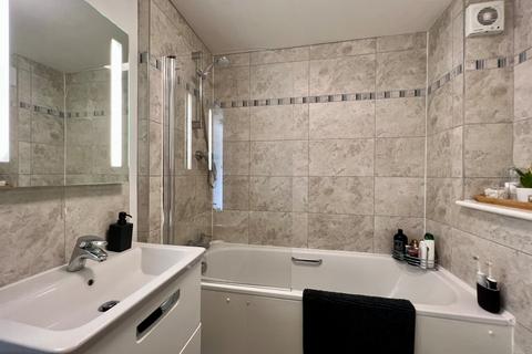 14 Wey Road, Godalming, GU7 1ND