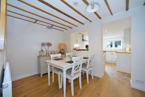 57 Kings Road, Godalming, GU7 3EX
