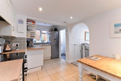 20 Kings Road, Godalming, GU7 3ET
