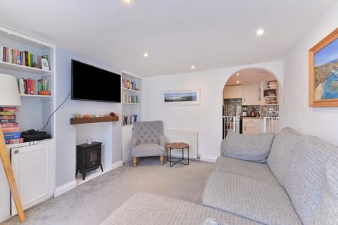 20 Kings Road, Godalming, GU7 3ET