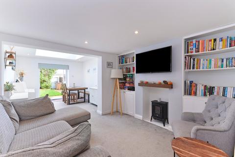 20 Kings Road, Godalming, GU7 3ET