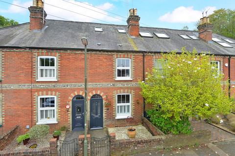 3 Latimer Road, Godalming, GU7 1BL
