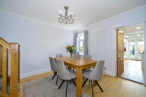 3 Latimer Road, Godalming, GU7 1BL