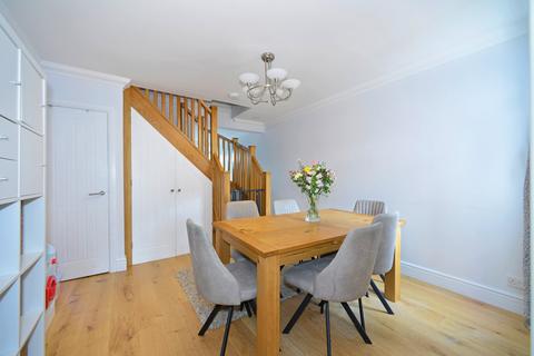 3 Latimer Road, Godalming, GU7 1BL