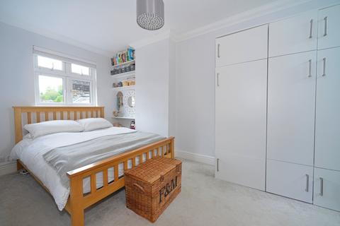 3 Latimer Road, Godalming, GU7 1BL