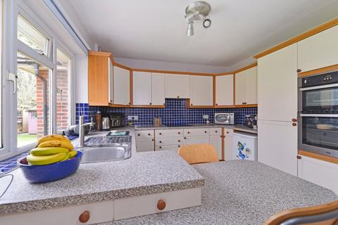 112 Binscombe, Godalming, GU7 3QJ