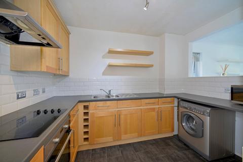 44 Chapel Fields, Godalming, GU7 2BX