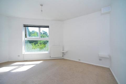 44 Chapel Fields, Godalming, GU7 2BX