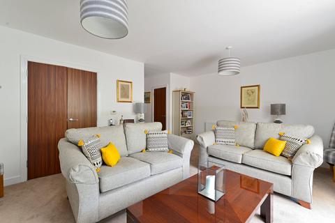 5 Bircholt Grove, Godalming, GU7 1GD