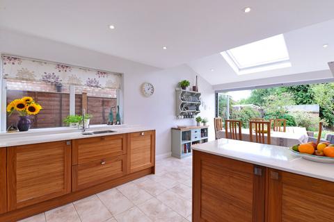 Haytor Catteshall Lane, Godalming, GU7 1LW