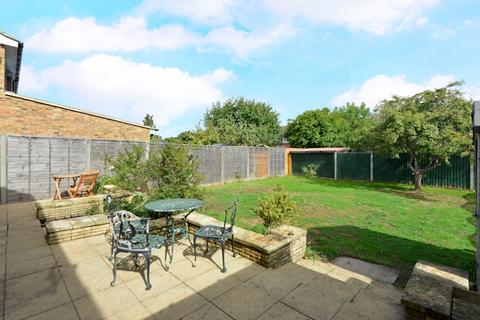 7 Downer Meadow, Godalming, GU7 3SY
