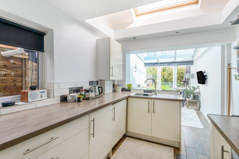 80 Kings Road, Godalming, GU7 3ES