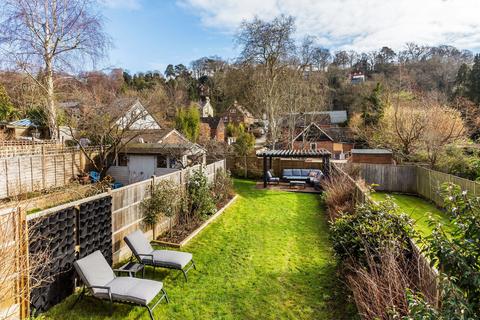 5 Dean Road, Godalming, GU7 2PJ