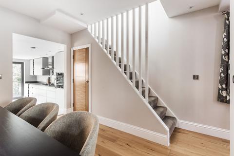 5 Dean Road, Godalming, GU7 2PJ