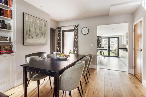 5 Dean Road, Godalming, GU7 2PJ