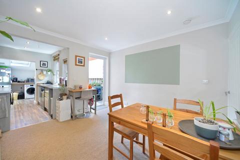 2 Hare Lane, Godalming, GU7 3EE