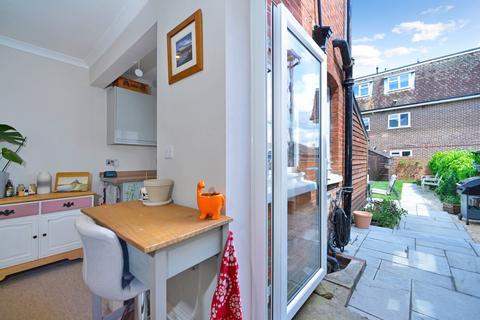 2 Hare Lane, Godalming, GU7 3EE