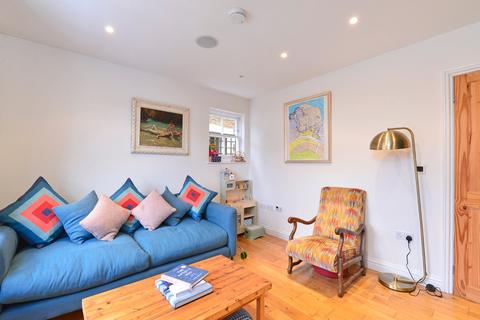20 Latimer Road, Godalming, GU7 1BW