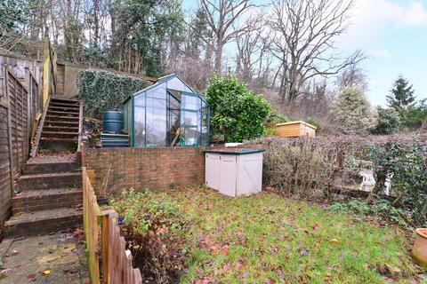 20 Latimer Road, Godalming, GU7 1BW