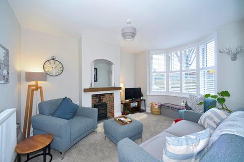 6 Grays Road, Godalming, GU7 3LT