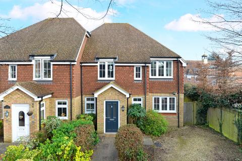 2 Beech Walk, Milford, Godalming, GU8 5FF