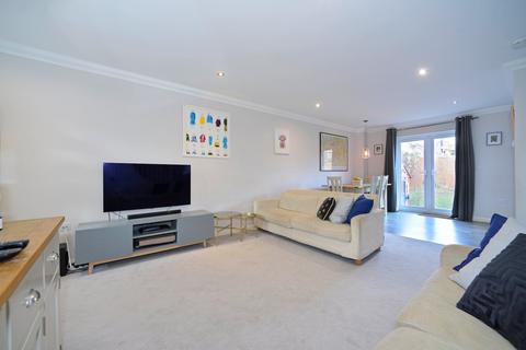 2 Beech Walk, Milford, Godalming, GU8 5FF