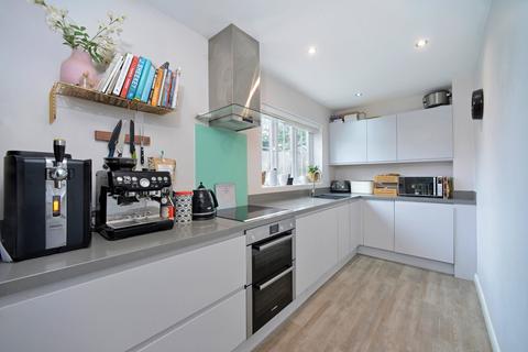 2 Beech Walk, Milford, Godalming, GU8 5FF