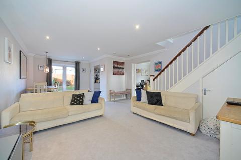2 Beech Walk, Milford, Godalming, GU8 5FF