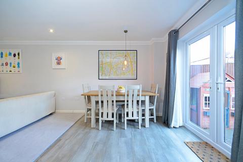 2 Beech Walk, Milford, Godalming, GU8 5FF