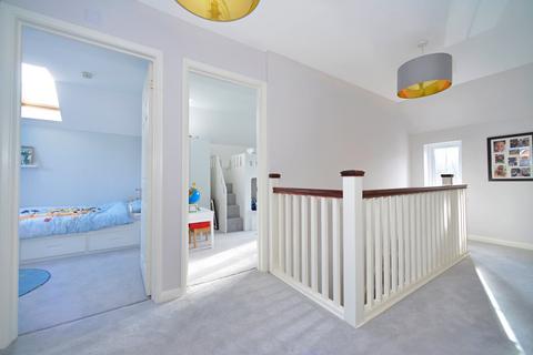 2 Beech Walk, Milford, Godalming, GU8 5FF