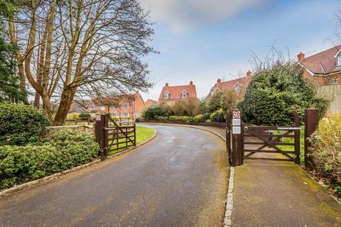 20 Admiral Way, Godalming, GU7 1QN