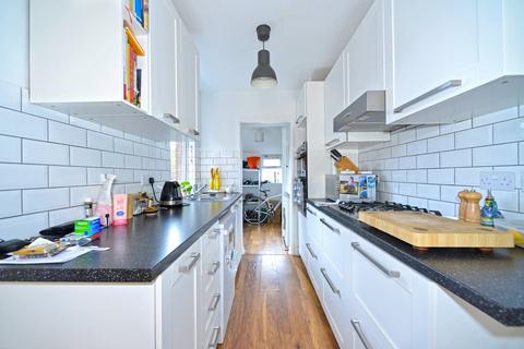12 Hare Lane, Godalming, GU7 3EE