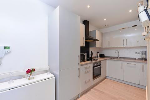 1 bedroom flat for sale - Catteshall Lane, Godalming GU7