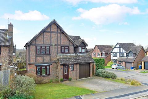 7 Fox Dene, Godalming, GU7 1YG