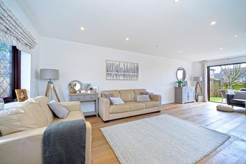 7 Fox Dene, Godalming, GU7 1YG