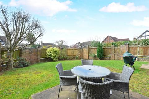 7 Fox Dene, Godalming, GU7 1YG