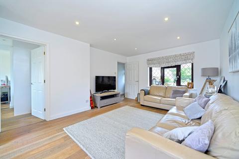 7 Fox Dene, Godalming, GU7 1YG