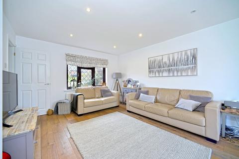 7 Fox Dene, Godalming, GU7 1YG