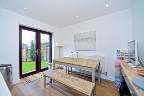 7 Fox Dene, Godalming, GU7 1YG